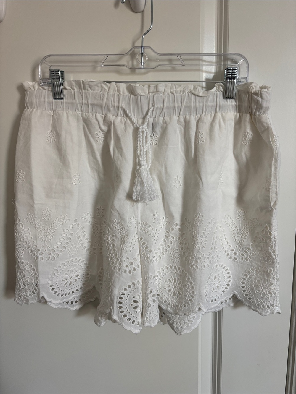 Calligraphie White Eyelet Tie-Waist Women's Shorts size M